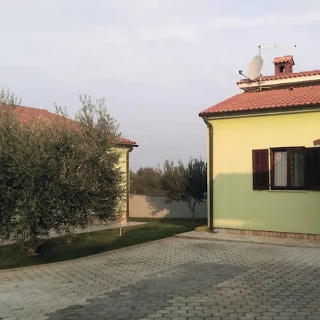 Holiday House Wendy